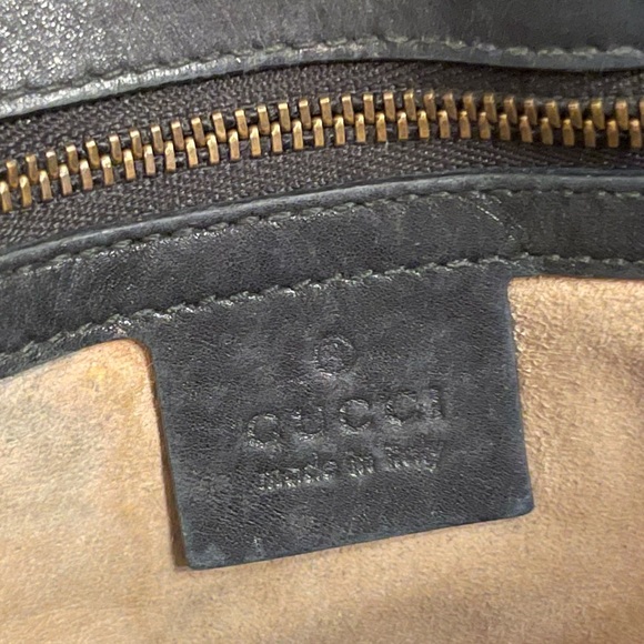 Gucci Marmont Small Shoulder Bag - Picture 4 of 6